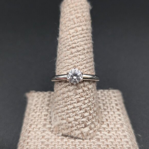 Jewelry - Size 9 Sterling Silver Quality Cubic Zirconia Gem Band Ring A7258